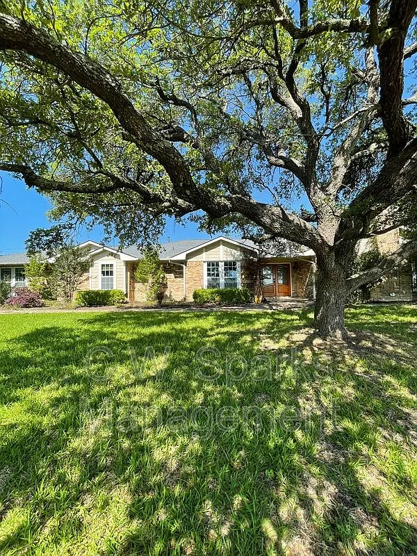5 bed, 3.0 bath, 3441 sqft, $3,345 — Photo 1
