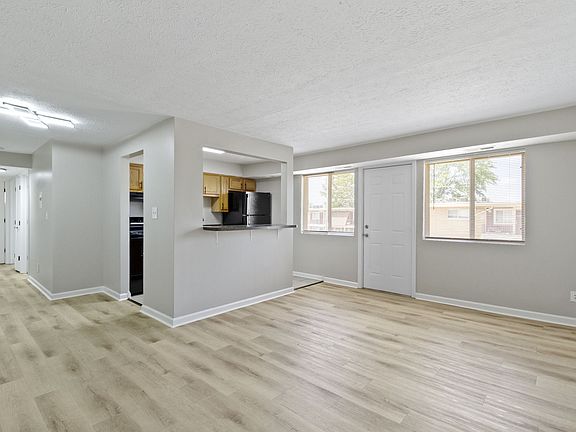 5th image of 1366 N Arlington Ave #1336