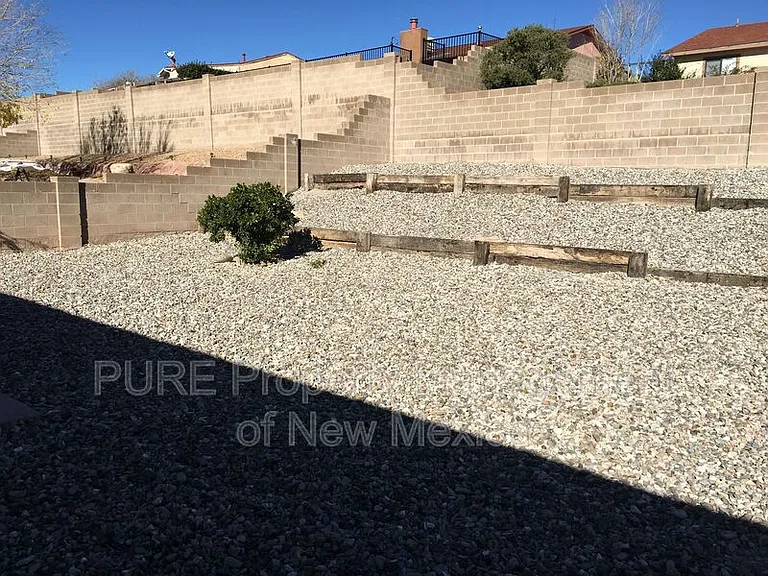 4556 Platinum Dr NE — Photo 19
