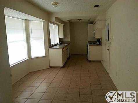 2nd image of 4524 Parkwood Dr