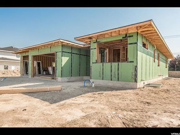 4th image of 1361 E Black Cherry Way