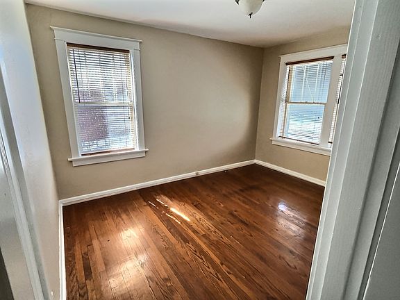 5th image of 3651 Bowen St #1B