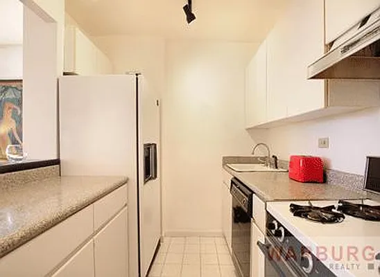 Sold by Warburg | media 13