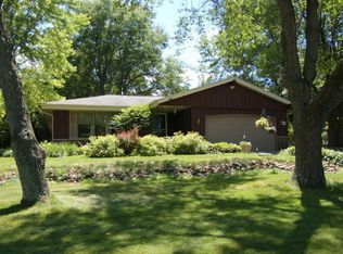 W316N832 Juniper Ter, Delafield, WI 53018