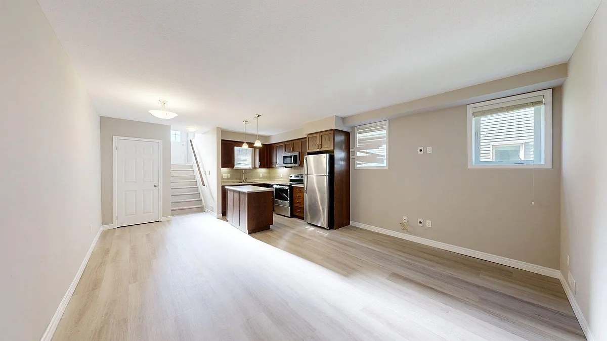 Building Photo - 3200 Singleton Ave #8
