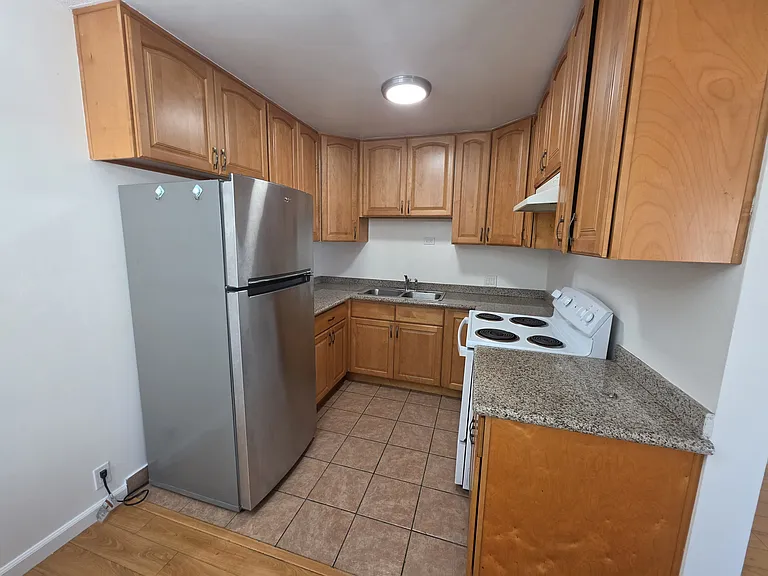 620 W Lexington Dr #5 — Photo 9