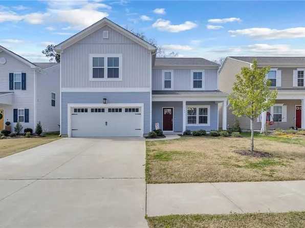 106 Village Pointe Dr, Suffolk, VA 23434