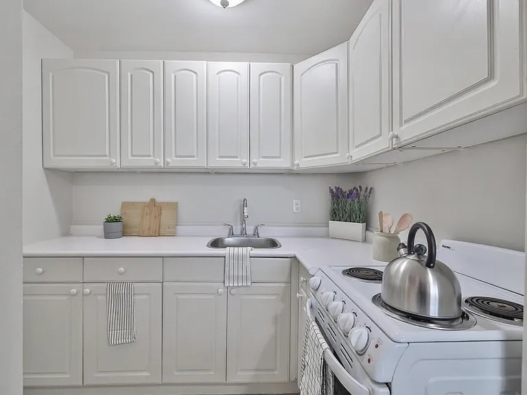 49 Wellington St — Photo 7