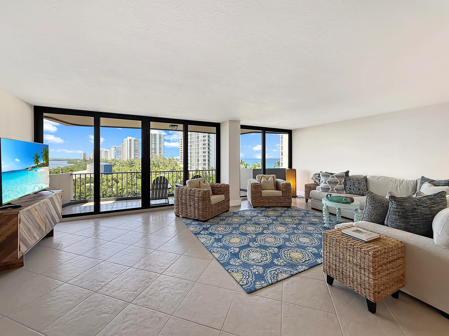 2 bed, 2.0 bath, 1432 sqft, $4,900 — Photo 4