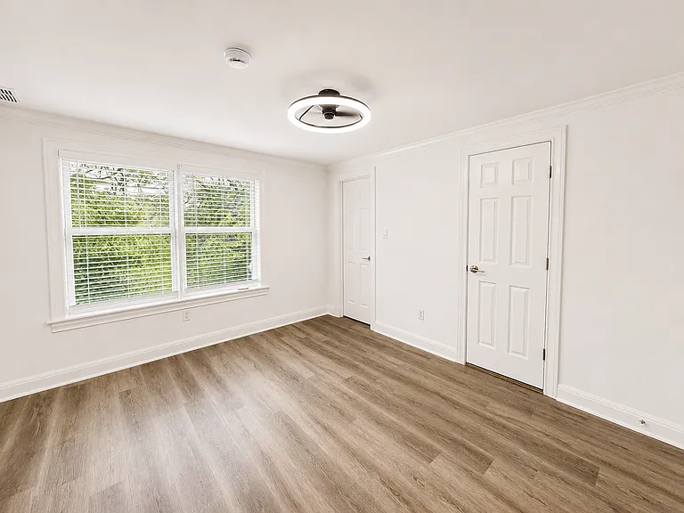 804 E Dean Keeton St — Photo 16