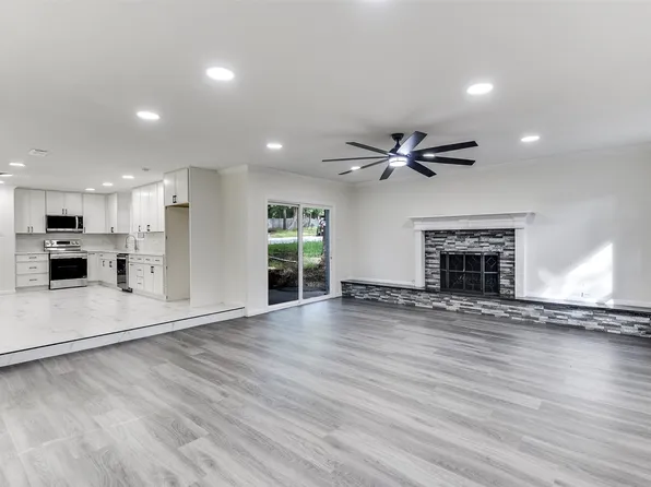 258 Somerset Ter, Bedford, TX 76022