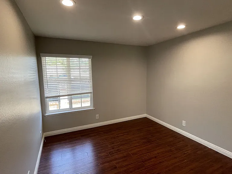 19106 Merion Dr — Photo 15