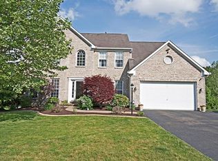 225 Foxburg Dr, Pittsburgh, PA 15205
