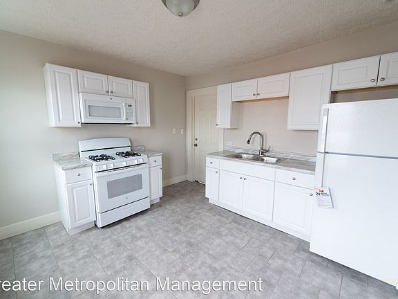 5th image of 2711 Sackett Ave #Up