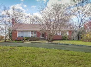 1 Biret Dr, Airmont, NY 10952