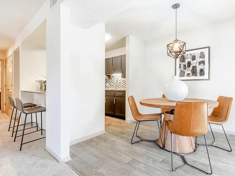 Madison Southpark Apartment Homes — Photo 11