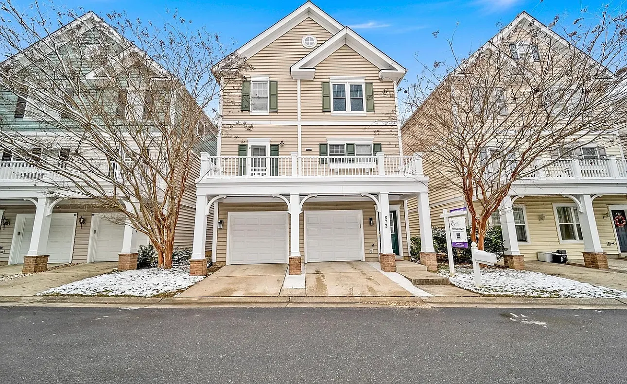 2 bed, 2.5 bath, 1812 sqft, $3,300 — Photo 1