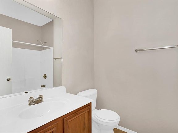 4th image of 5712 Country Valley Ln