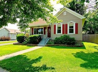 609 E Joliet St, Crown Point, IN 46307