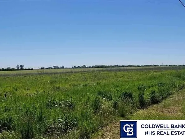 9 W Nobes Rd, York, NE 68467