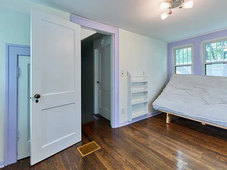 5740 Charlotte St — Photo 22