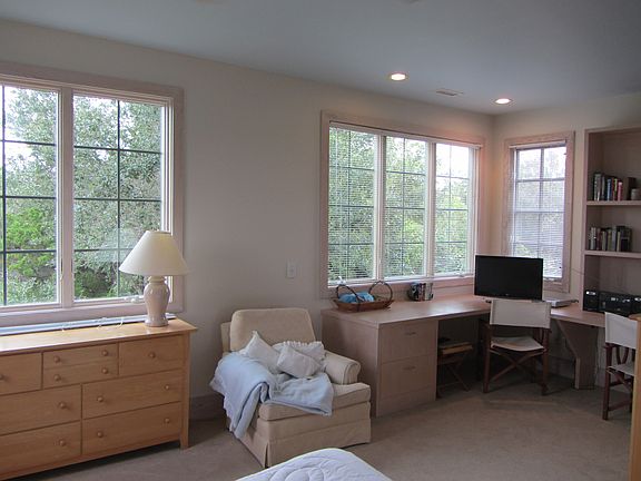 5th image of 7 Bayberry Ct