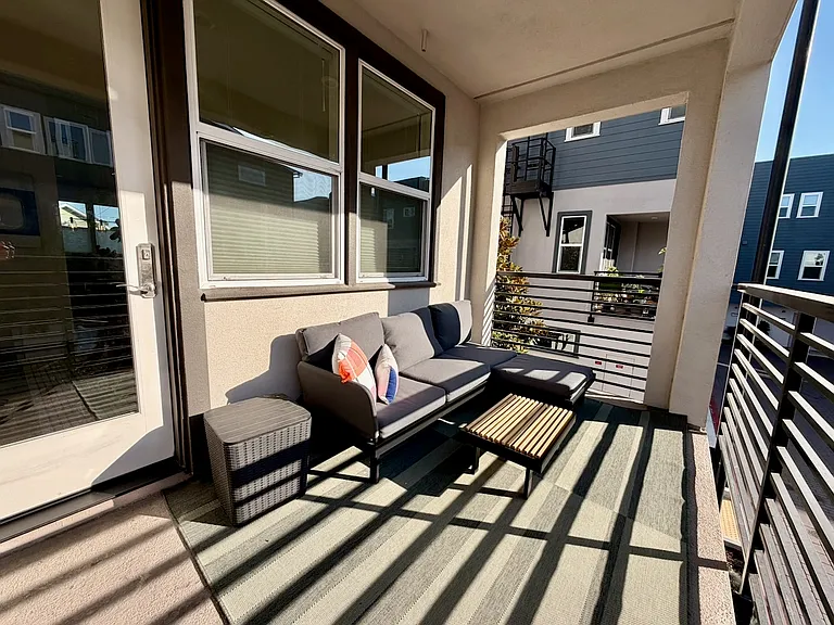 1721 Campbell St — Photo 44