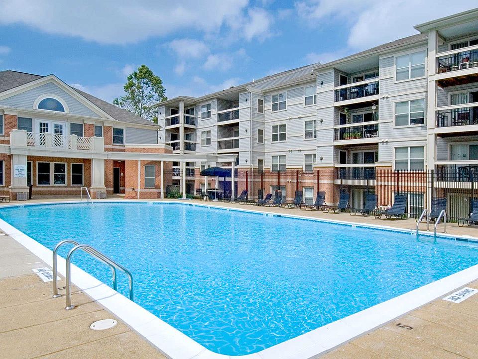 1st image of 1953 Columbia Pike APT 24