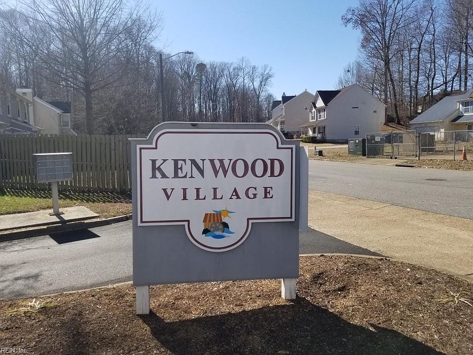 2nd image of 300 Rivers Ridge Cir