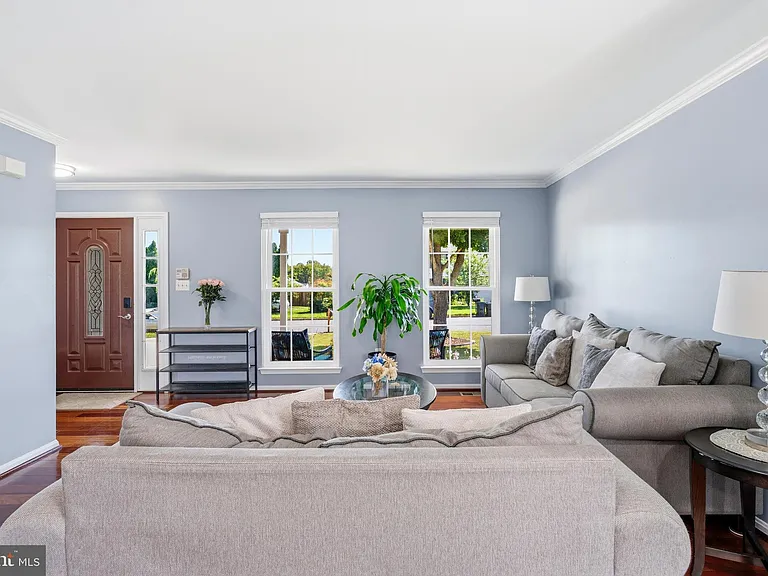 13922 Rutgers Ct — Photo 12