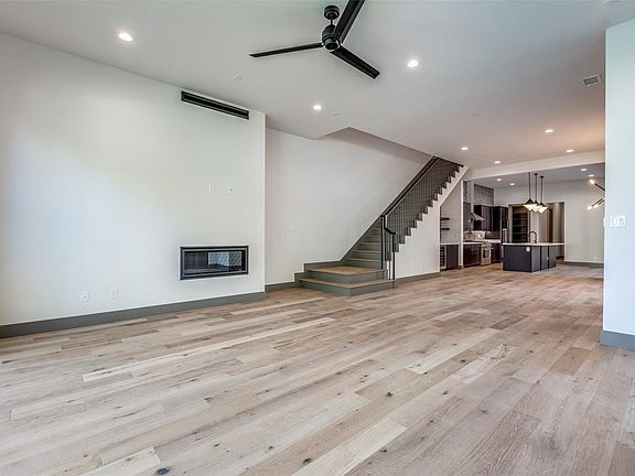 2nd image of 3714 W Beverly Dr