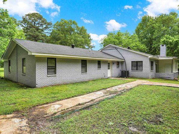 1296 Monasco Rd, Millington, TN 38053