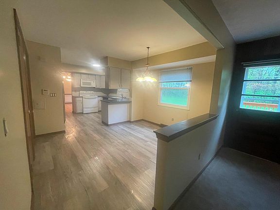 4th image of 6678 Woodsedge Dr