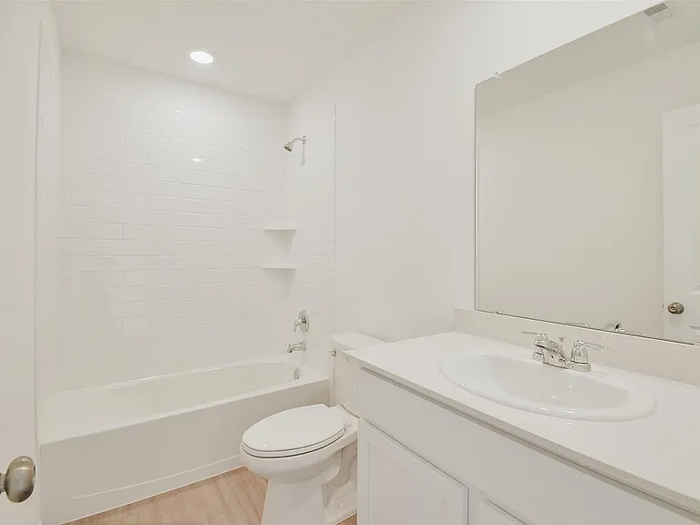 21811 Carpineti Ln — Photo 32
