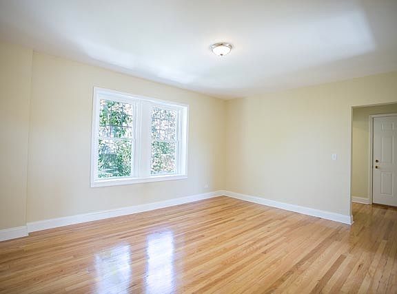 2nd image of 1055 N Kilbourn Ave APT 1