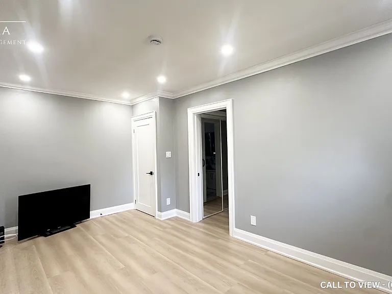 472 Three Valleys Cres #472 — Photo 16