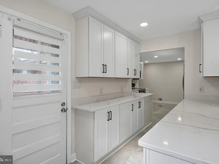 6206 Hillview Ave — Photo 18