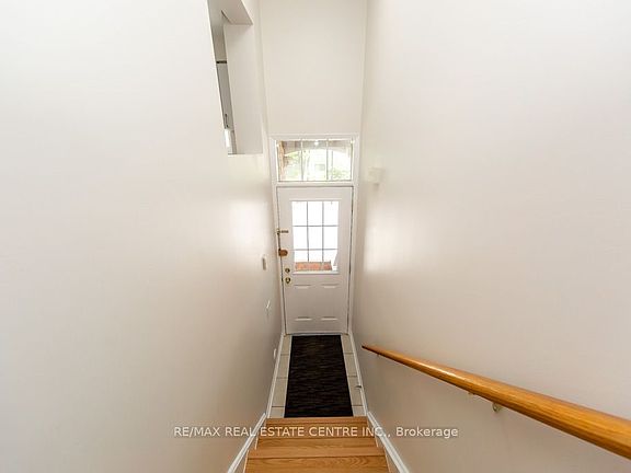 5th image of 50 Strathaven Dr #7