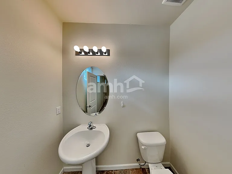 414 Gorge Ct — Photo 8