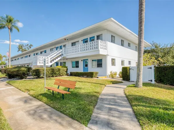 8555 N 112th St #205, Seminole, FL 33772