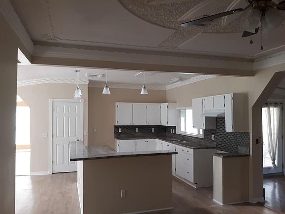 3rd image of 9120 Derby Acres Ln