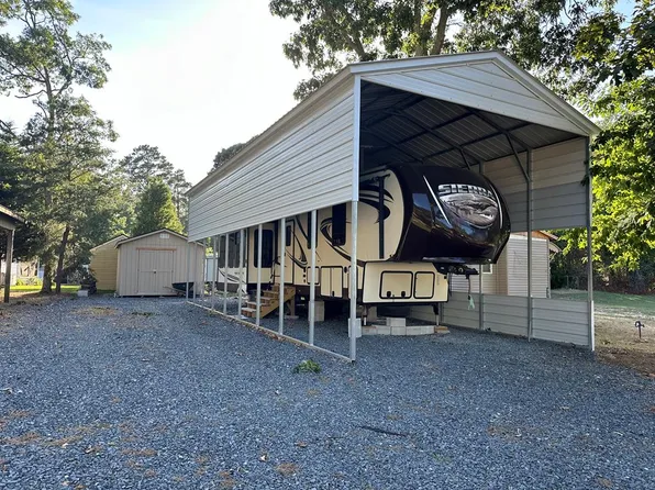 5255 Swan Dr, Horntown, VA 23395