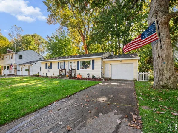 1438 43rd St SW, Wyoming, MI 49509