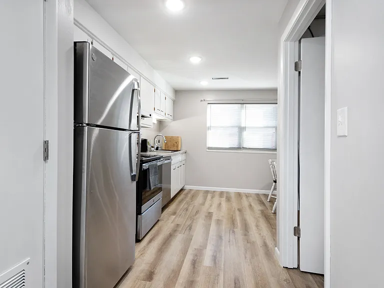 700 Sunset Ave #3 — Photo 1