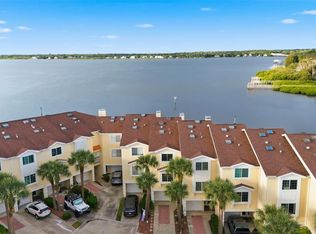 140 Brent Cir, Oldsmar, FL 34677