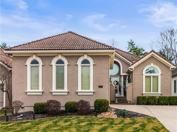 4517 NE Fairway Homes Dr, Lees Summit, MO 64064