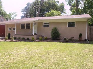 704 Kesterson Rd, Knoxville, TN 37918