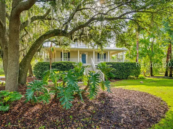 2 Turnstone Dr N, Beaufort, SC 29907