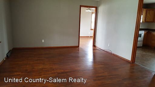 3rd image of 812 E 1st St