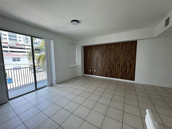 3rd image of 2146 Van Buren St APT 402